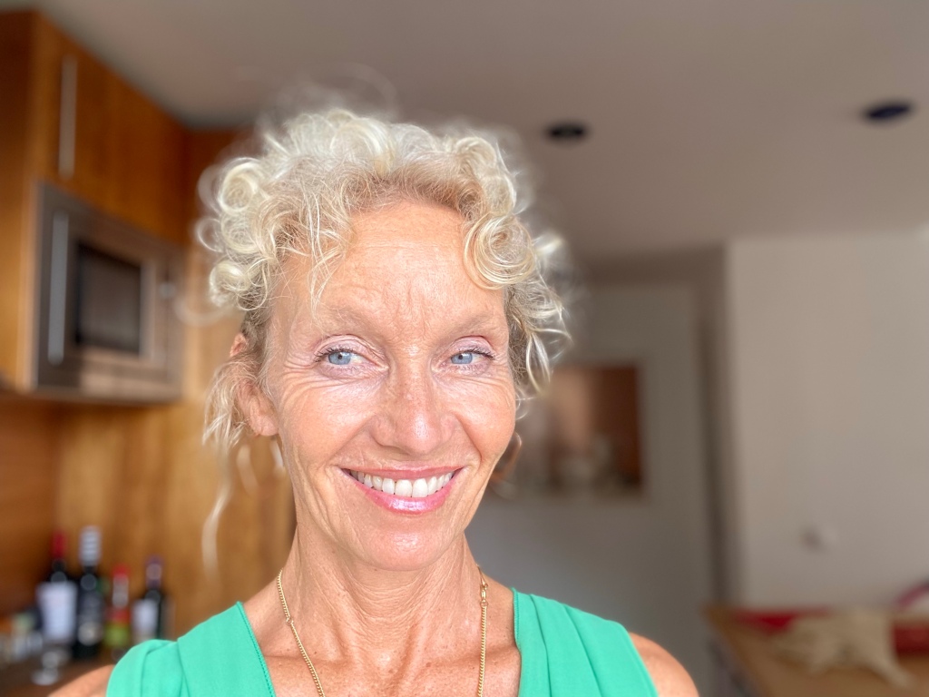 Discover the Key to Vibrant Aging: Mastering Sex Hormone Balance with Lifestyle Hacks!